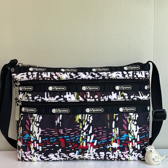 Lesportsac Handbags - Lesportsac Crossbody New Without Tag 🏷️